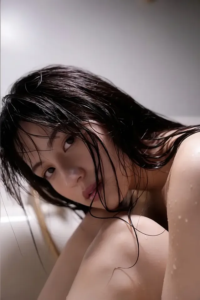 하나사키 후카 화보집 「루키는 H컵」 Set.01