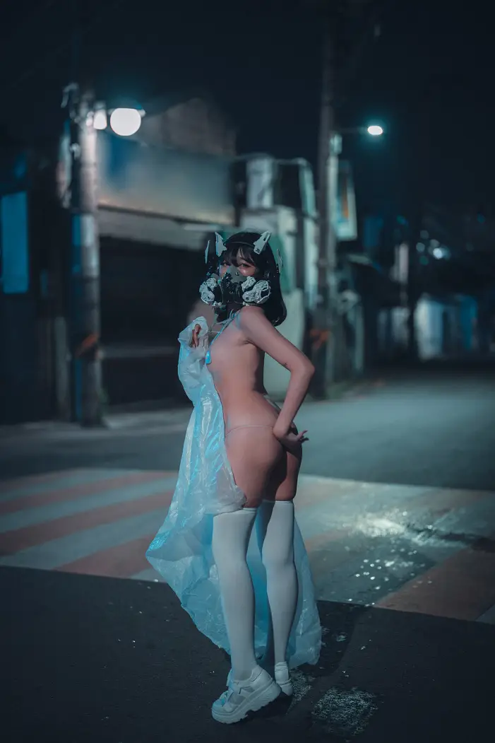 Sonson 손손, DJAWA ‘Masked-girl in raincoat’ Set.01