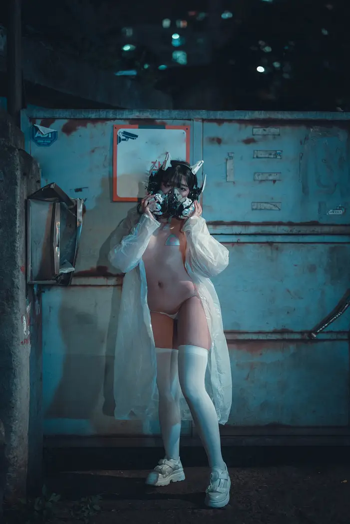 Sonson 손손, DJAWA ‘Masked-girl in raincoat’ Set.01