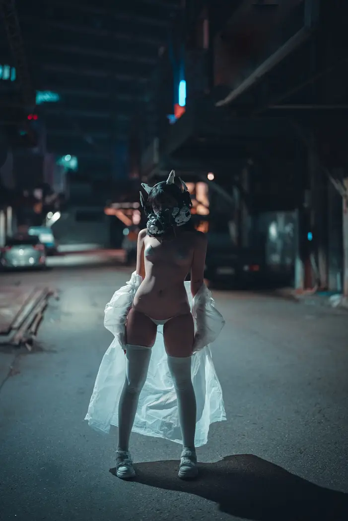 Sonson 손손, DJAWA ‘Masked-girl in raincoat’ Set.01