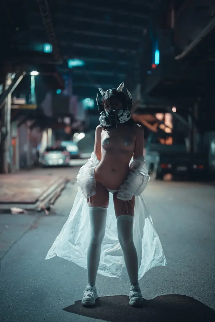 Sonson 손손, DJAWA ‘Masked-girl in raincoat’ Set.01