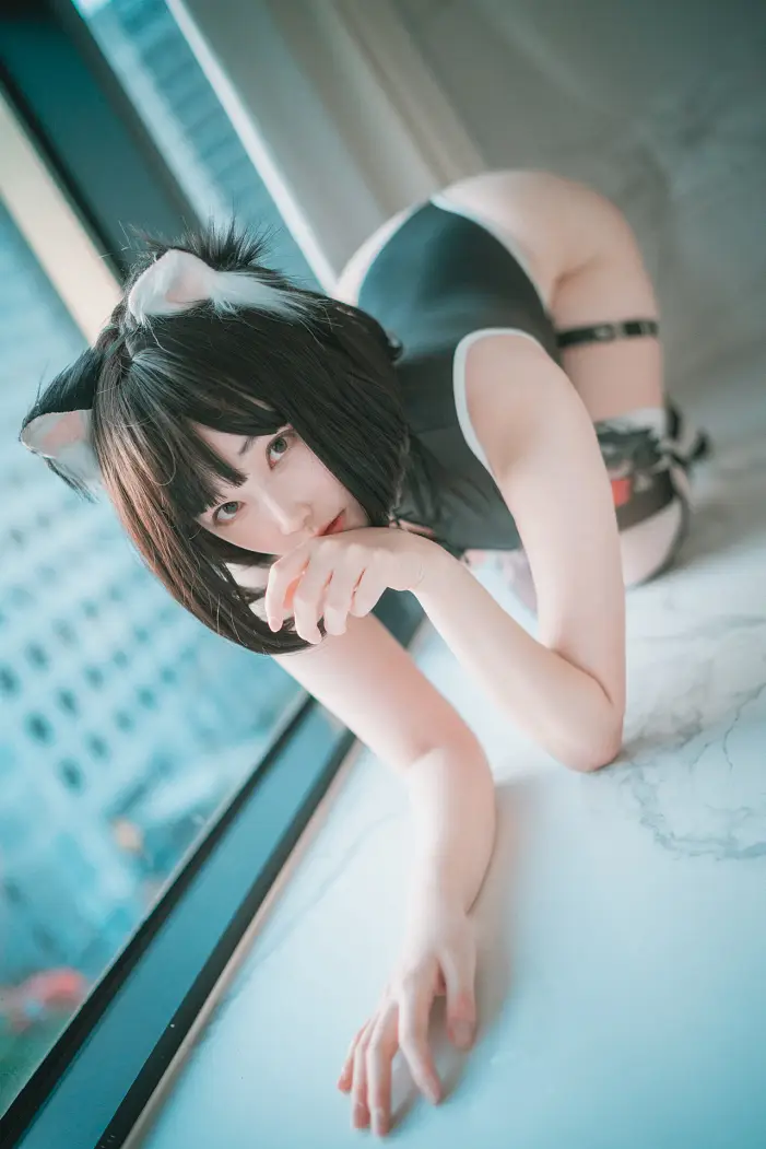Bambi_밤비,_DJAWA_‘Le_chat_déteste_la_douche’