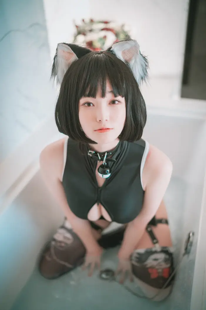 Bambi_밤비,_DJAWA_‘Le_chat_déteste_la_douche’