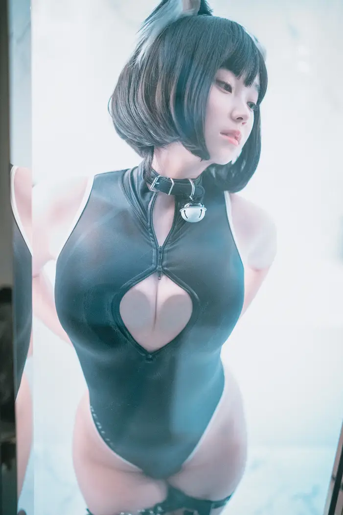 Bambi_밤비,_DJAWA_‘Le_chat_déteste_la_douche’