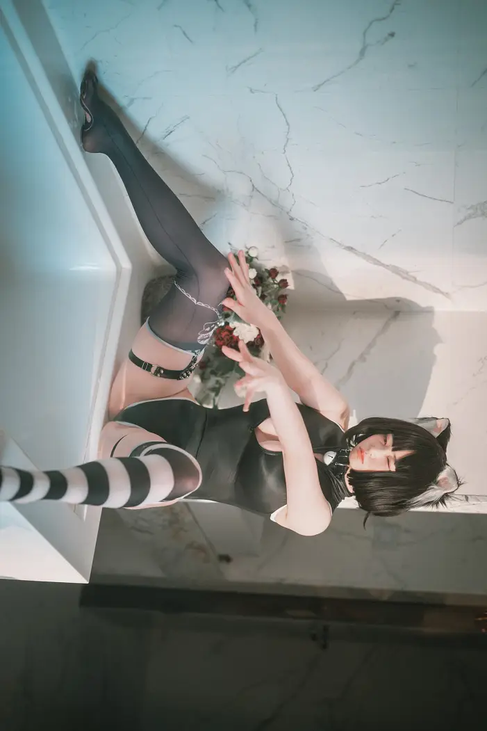 Bambi_밤비,_DJAWA_‘Le_chat_déteste_la_douche’
