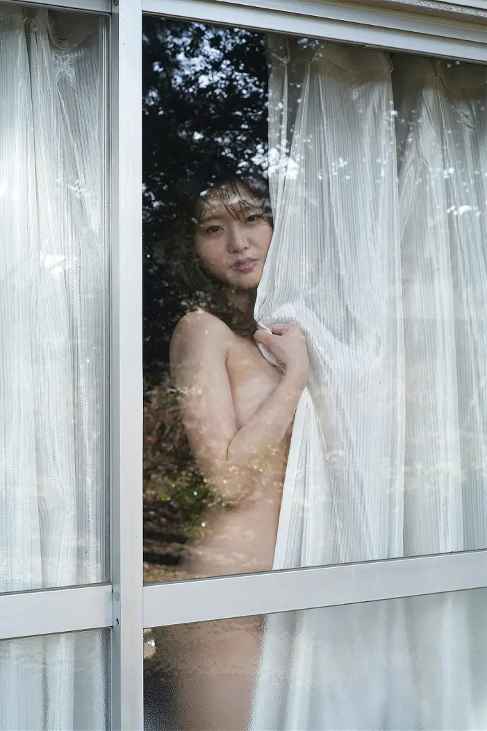 이나미 에리카, 누드 사진집 ‘격정의 눈빛’ Set.03