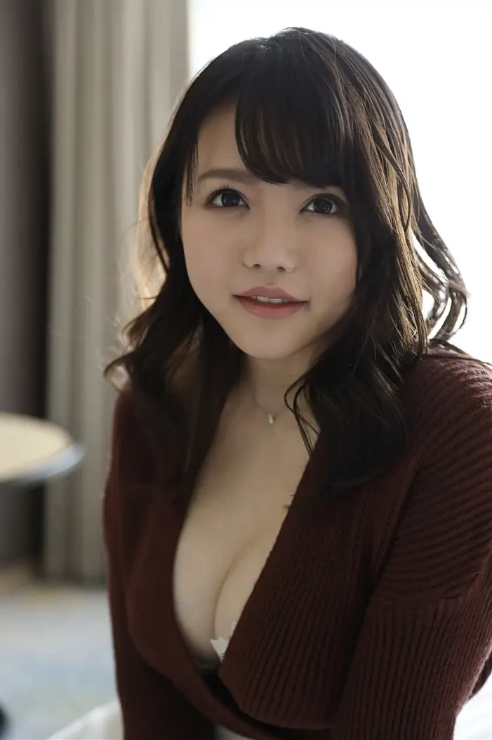 레오나 토미야스, 마이와이프 공식 사진집 이상적인 섹스를 원하고 AV 출연을 열망하는 유부녀 Set.01