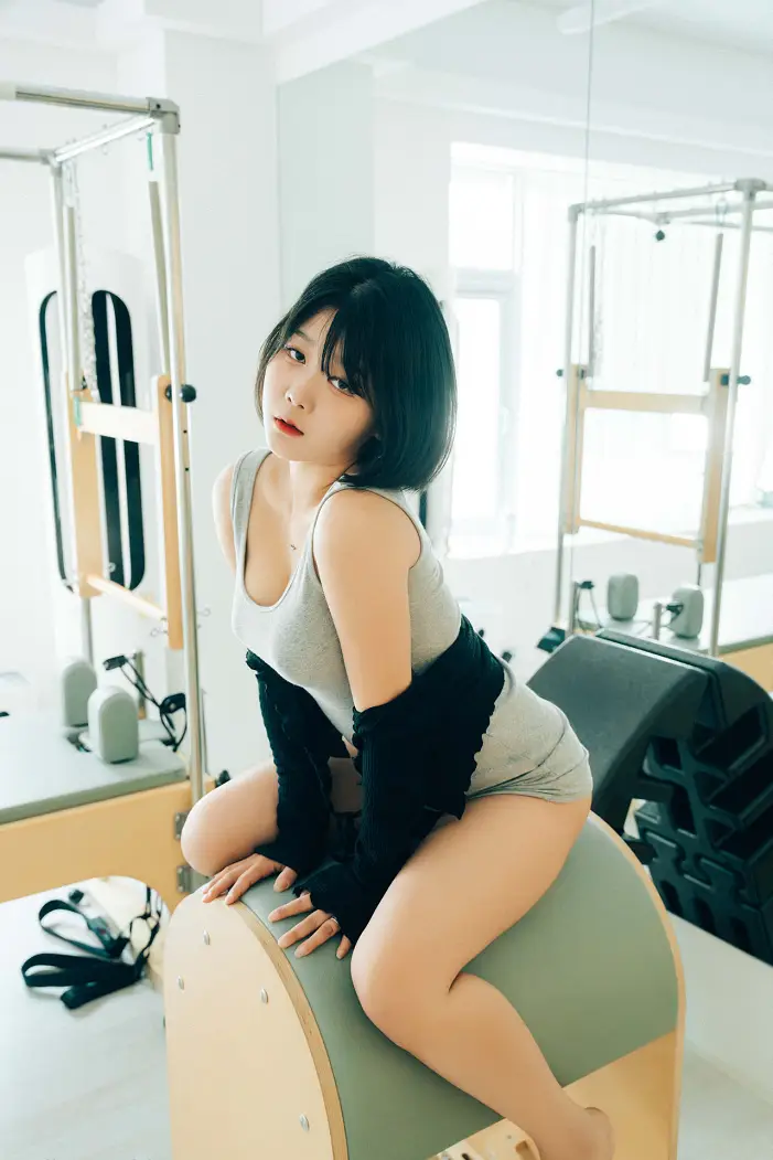 ZIA.Kwon 권지아, Haivia Photobook ‘Oily’ Set.01