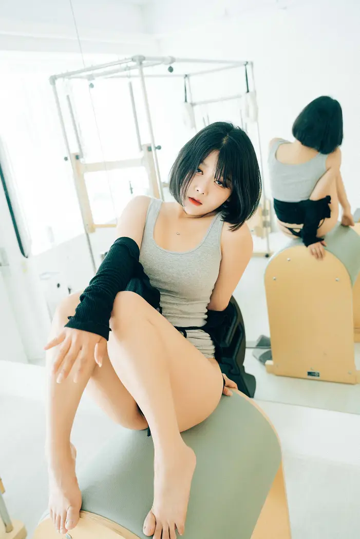 ZIA.Kwon 권지아, Haivia Photobook ‘Oily’ Set.01
