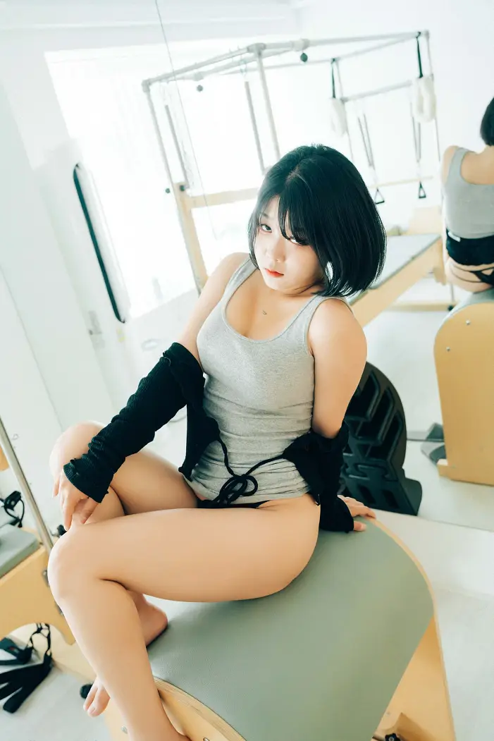 ZIA.Kwon 권지아, Haivia Photobook ‘Oily’ Set.01