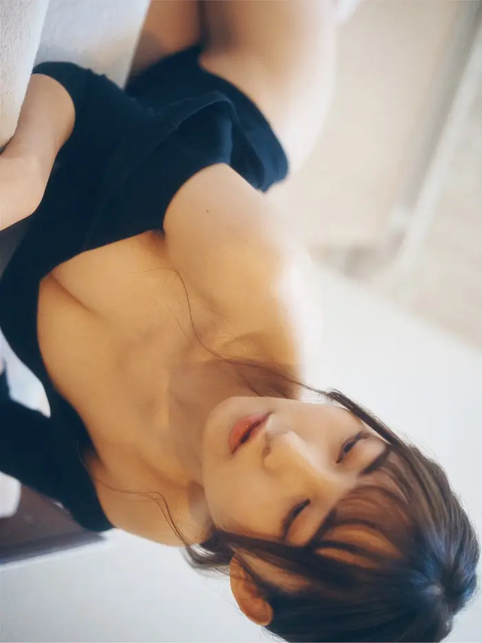 리리사 츠지(Ririsa Tsuji), FLASH 디지털 사진집 「그녀는 완벽하다 후편」Set.02