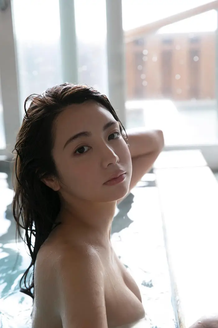 나카무라 미카미, 사진집 [등 뒤로] Set.02