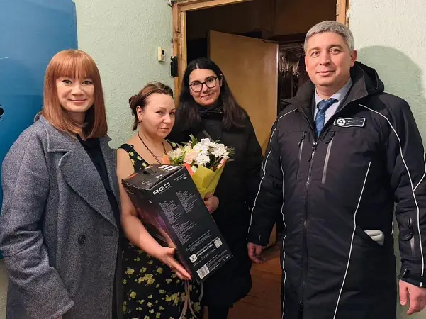 전쟁터에서 죽은 자식들을 위로하기 위해 어머니들에게 소소한 선물준 러시아