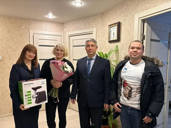 전쟁터에서 죽은 자식들을 위로하기 위해 어머니들에게 소소한 선물준 러시아