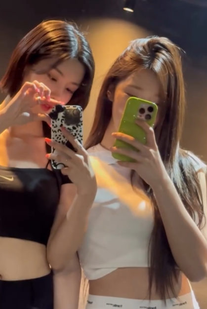권은비 셀카질